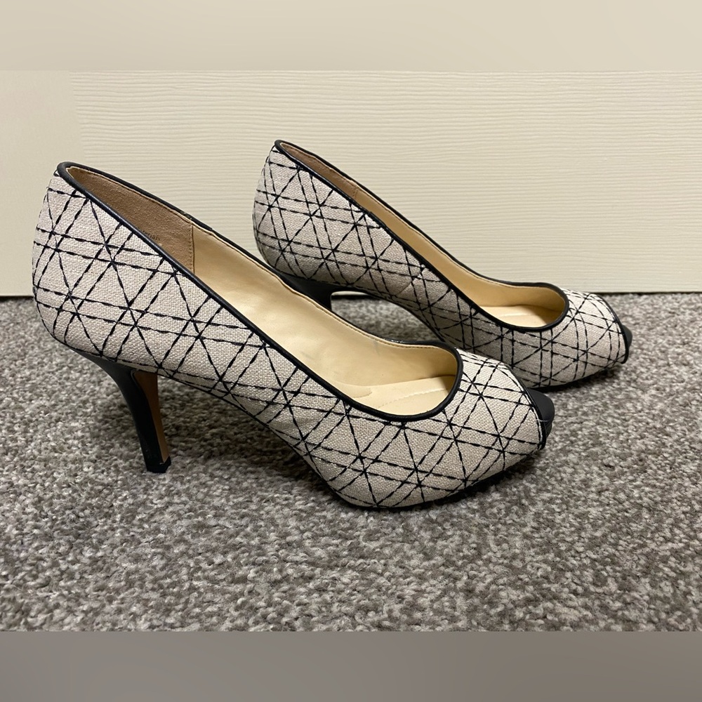 Elegant Black and Cream Women's Heels